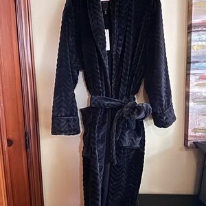 Daniel Buchler  Robe NWT